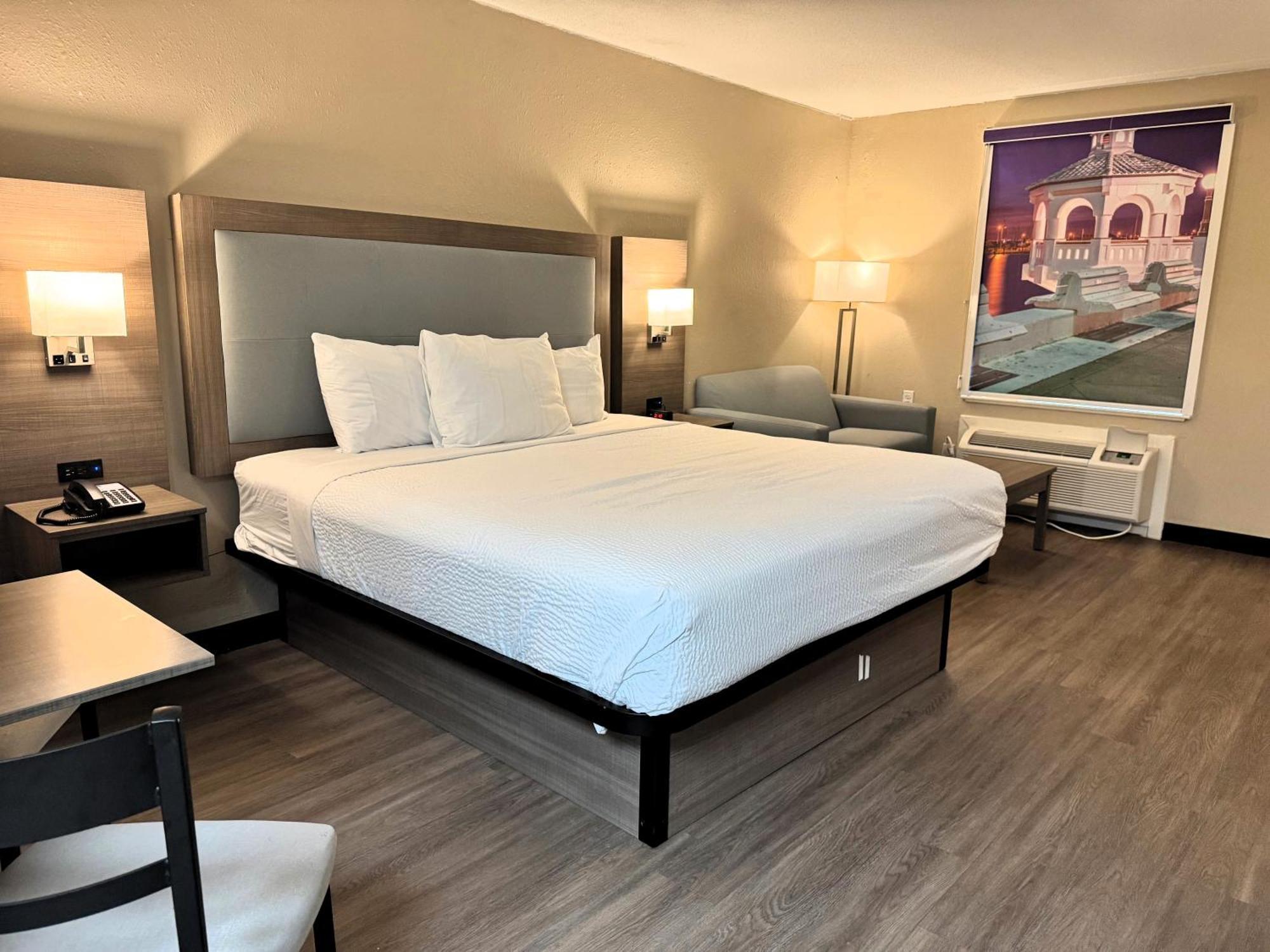 Inn Baymont By Wyndham Airport