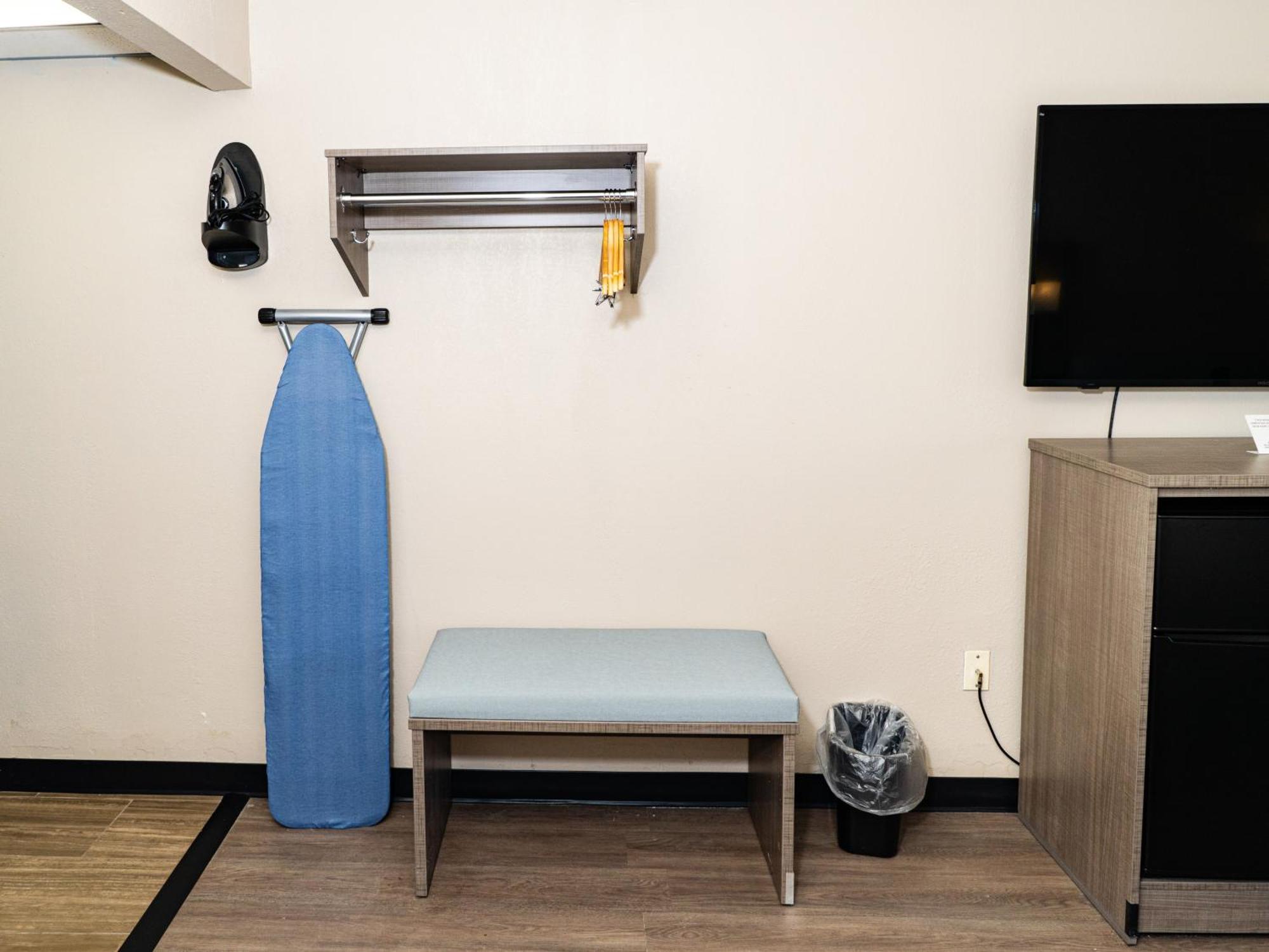 Baymont By Wyndham Airport Inn 2*