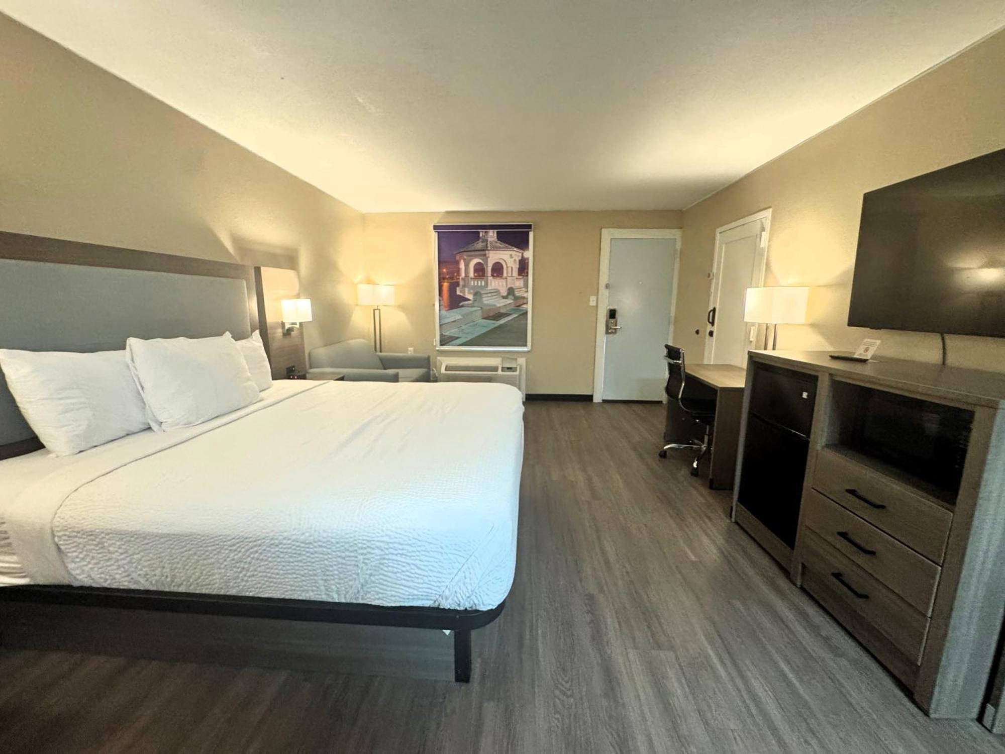 Baymont By Wyndham Airport